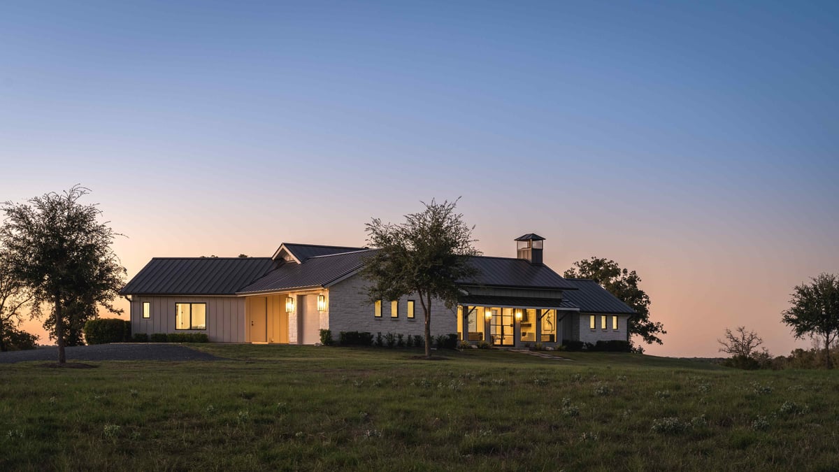 Exterior of modern Texas home | J Bryant Boyd