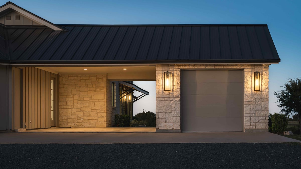 Single garage stall in modern central Texas home | J Bryant Boyd